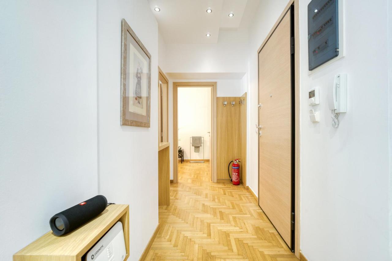Stylish, Sunny New 2 Bedroom, Prime Central Atene Esterno foto