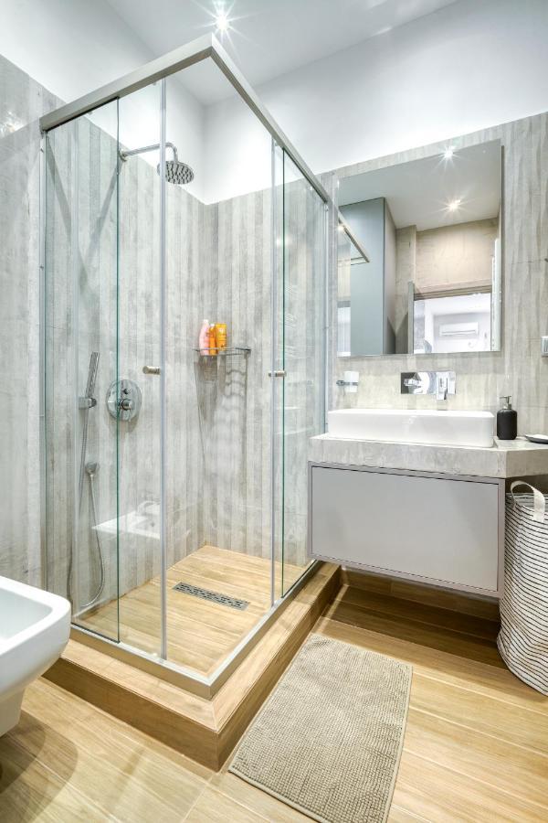 Stylish, Sunny New 2 Bedroom, Prime Central Atene Esterno foto
