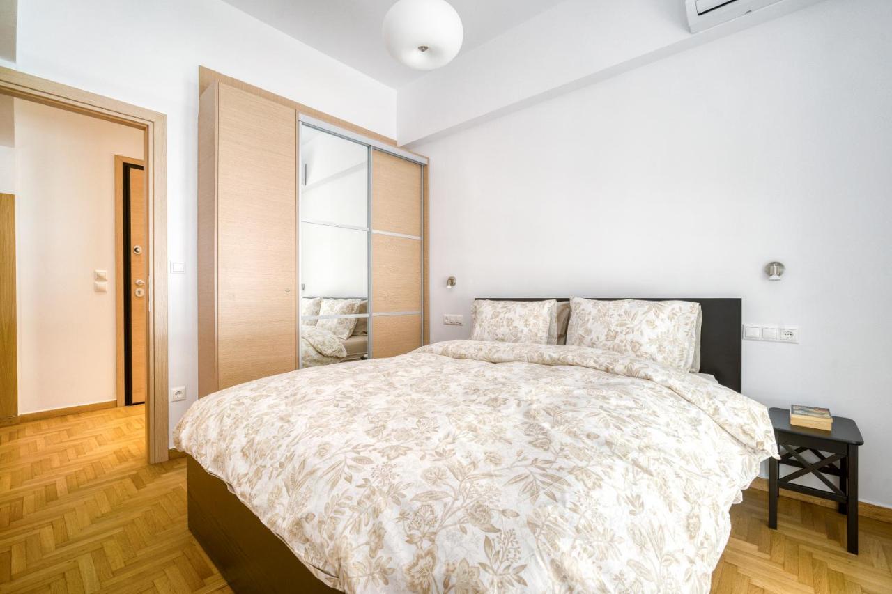 Stylish, Sunny New 2 Bedroom, Prime Central Atene Esterno foto