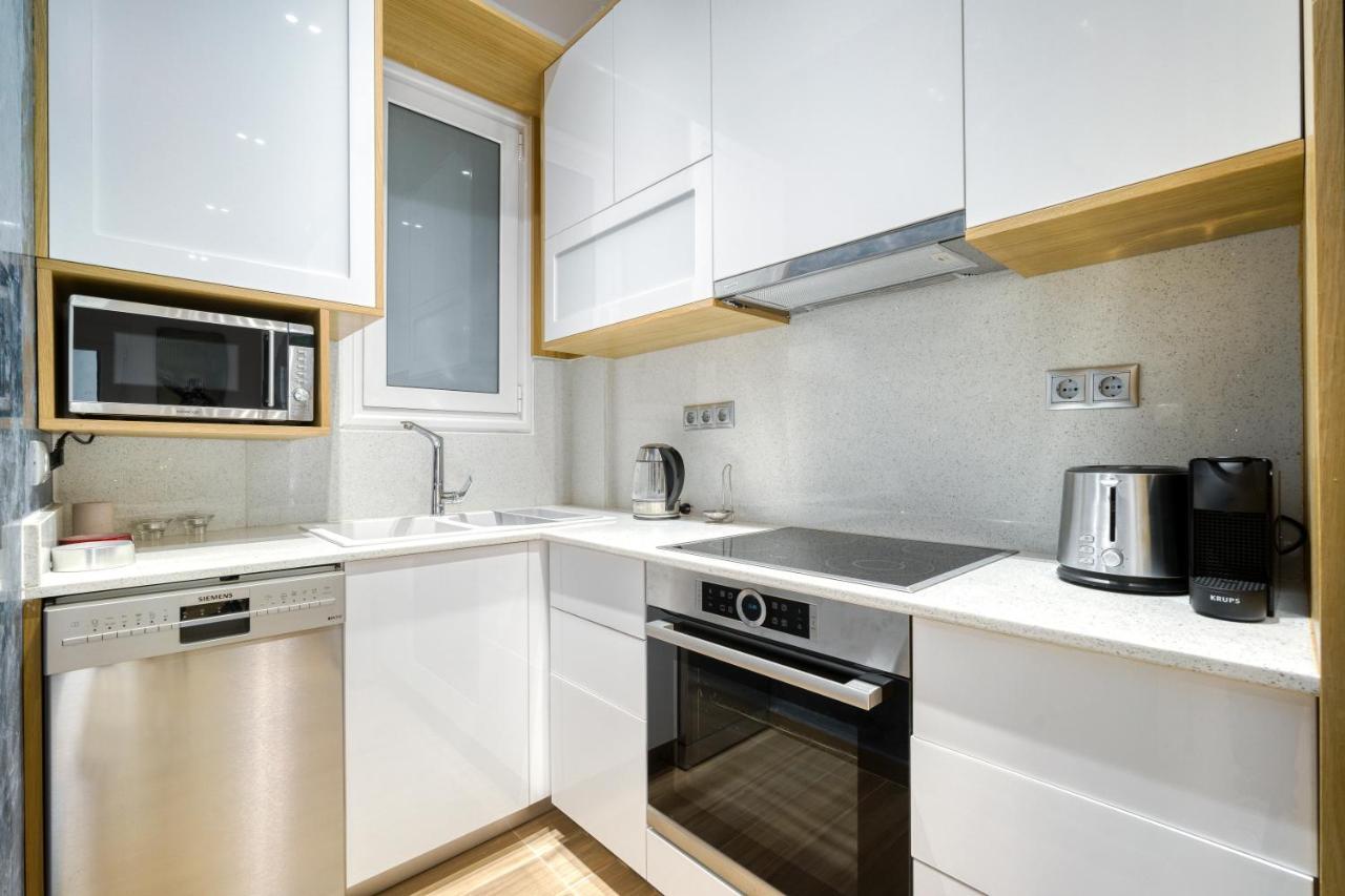 Stylish, Sunny New 2 Bedroom, Prime Central Atene Esterno foto